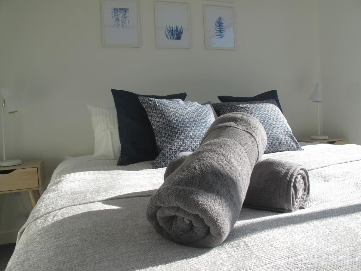 Modern 3 Bedroom Apt With Free Parking, Netflix, Wifi & Welcome Wine By Bnb Pro Melbourne City Exterior foto