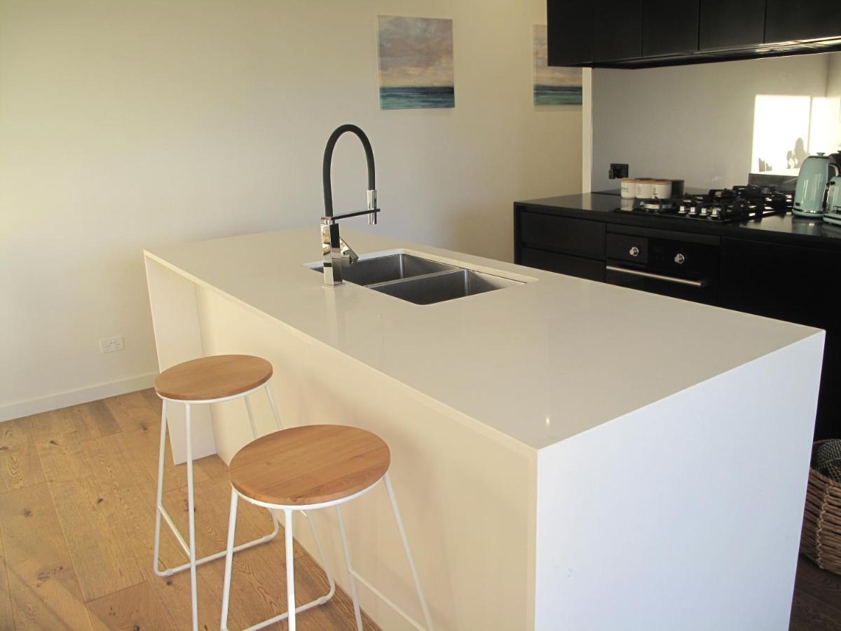Modern 3 Bedroom Apt With Free Parking, Netflix, Wifi & Welcome Wine By Bnb Pro Melbourne City Exterior foto