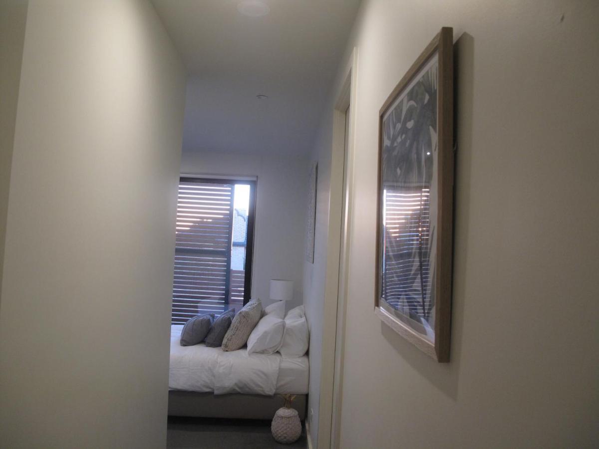 Modern 3 Bedroom Apt With Free Parking, Netflix, Wifi & Welcome Wine By Bnb Pro Melbourne City Exterior foto