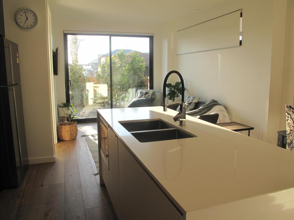 Modern 3 Bedroom Apt With Free Parking, Netflix, Wifi & Welcome Wine By Bnb Pro Melbourne City Exterior foto