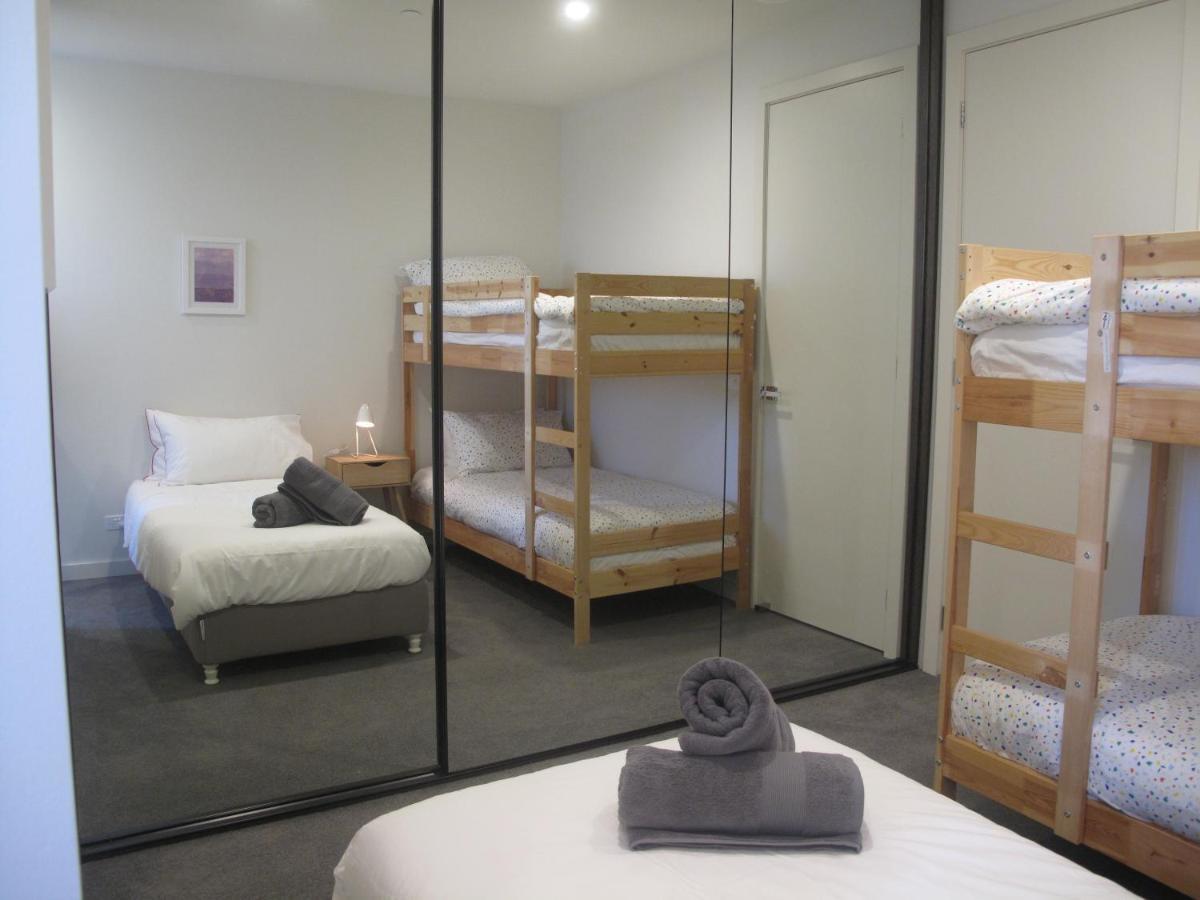 Modern 3 Bedroom Apt With Free Parking, Netflix, Wifi & Welcome Wine By Bnb Pro Melbourne City Exterior foto
