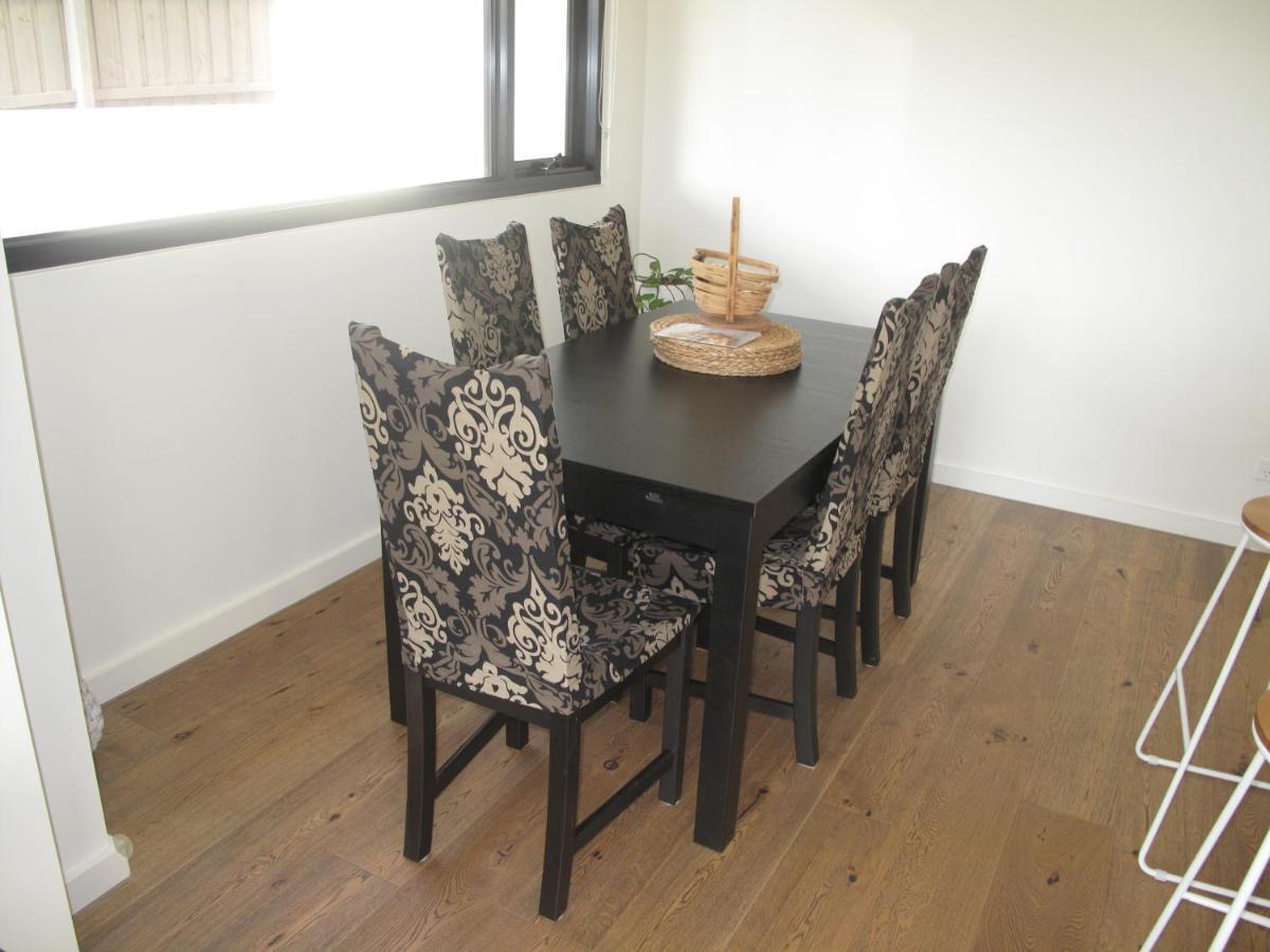 Modern 3 Bedroom Apt With Free Parking, Netflix, Wifi & Welcome Wine By Bnb Pro Melbourne City Exterior foto
